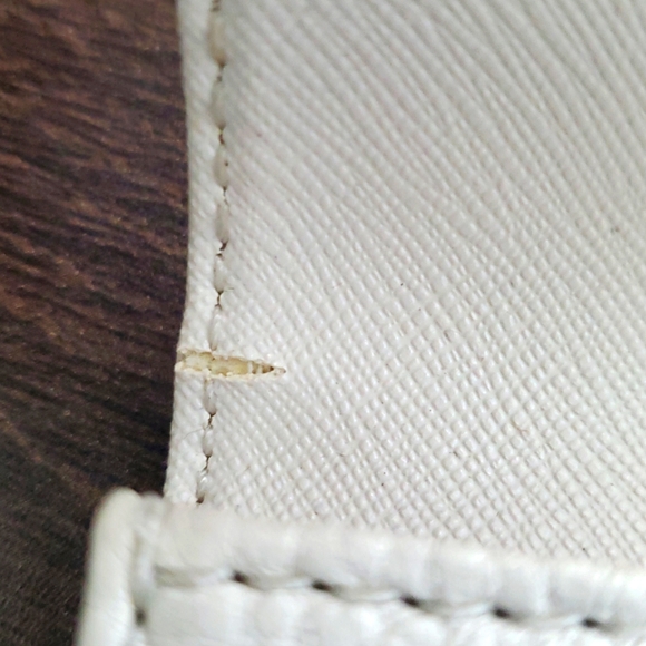 Michael Kors Gold and White Key Card Holder - Picture 3 of 4